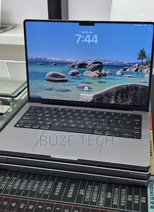 New Laptop Apple MacBook Pro 2021 M1 32GB Apple M1 Pro SSD 512GB