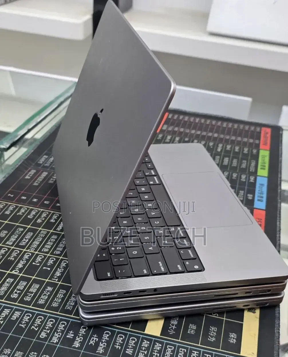 New Laptop Apple MacBook Pro 2021 M1 32GB Apple M1 Pro SSD 512GB