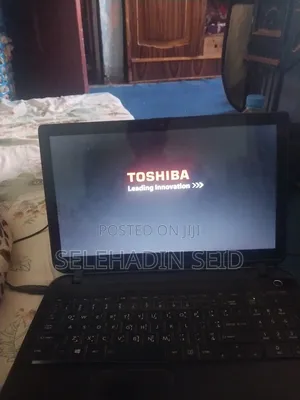 Laptop Toshiba A30 8GB Intel Core i3 HDD 500GB