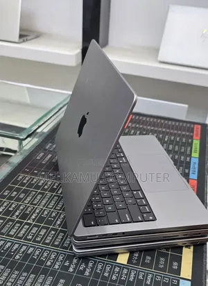 New Laptop Apple MacBook Pro 2020 M1 32GB Apple M1 SSD 512GB