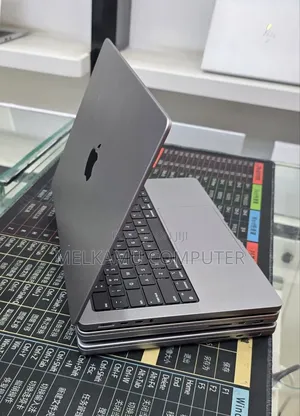 New Laptop Apple MacBook Pro 2020 M1 32GB Apple M1 SSD 512GB