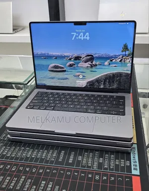 New Laptop Apple MacBook Pro 2020 M1 32GB Apple M1 SSD 512GB