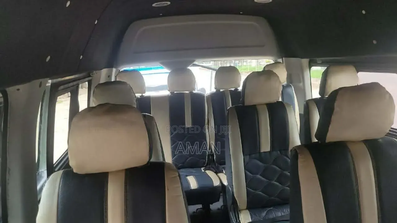 Toyota HiAce 2016 White