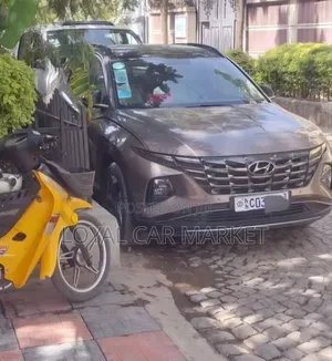 Hyundai Tucson 2022 Brown