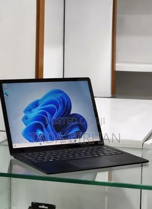 New Laptop Microsoft Surface 16GB Intel Core i7 SSD 512GB