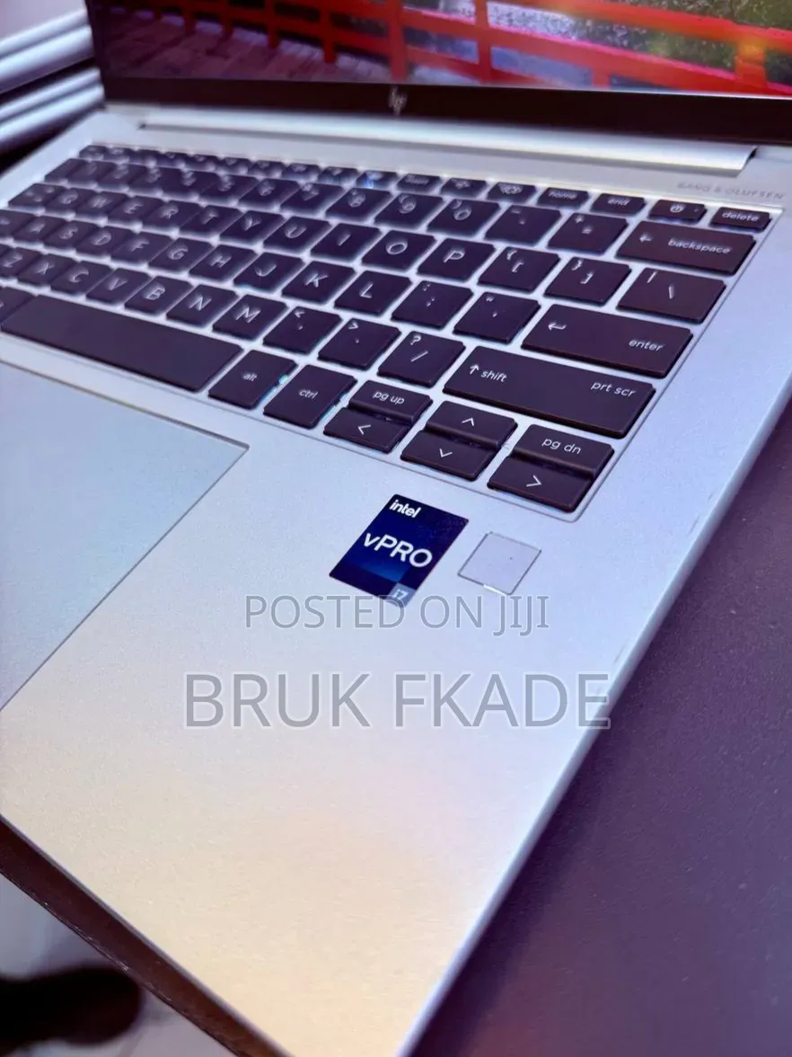 New Laptop HP EliteBook 840 G10 8GB Intel Core i7 SSD 1T
