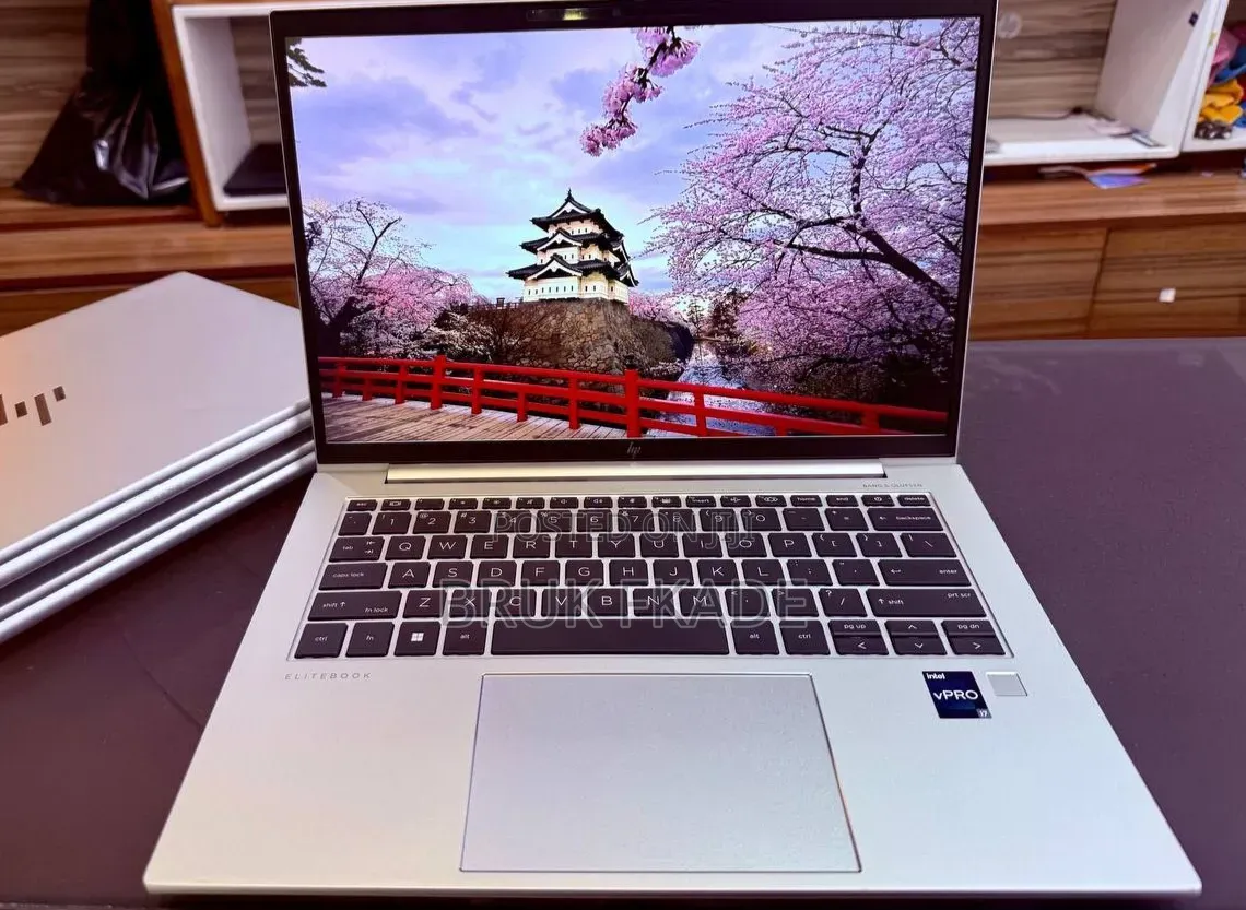 New Laptop HP EliteBook 840 G10 8GB Intel Core i7 SSD 1T