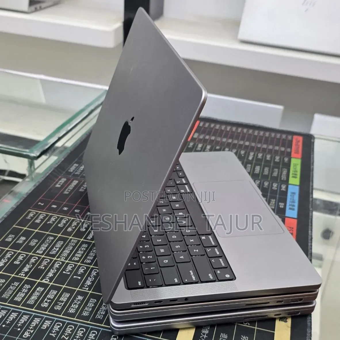 New Laptop Apple MacBook Pro 2020 M1 32GB Apple M1 Pro SSD 512GB