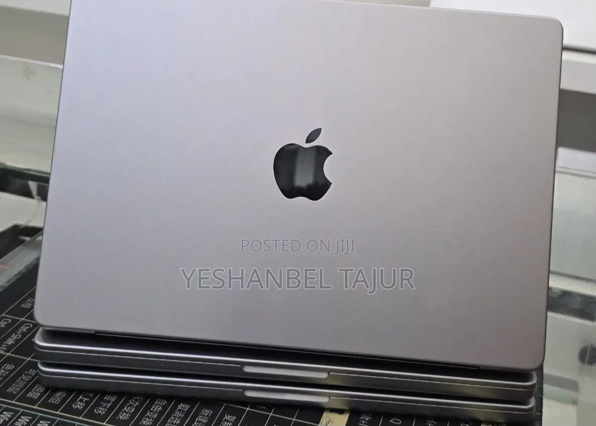 New Laptop Apple MacBook Pro 2020 M1 32GB Apple M1 Pro SSD 512GB