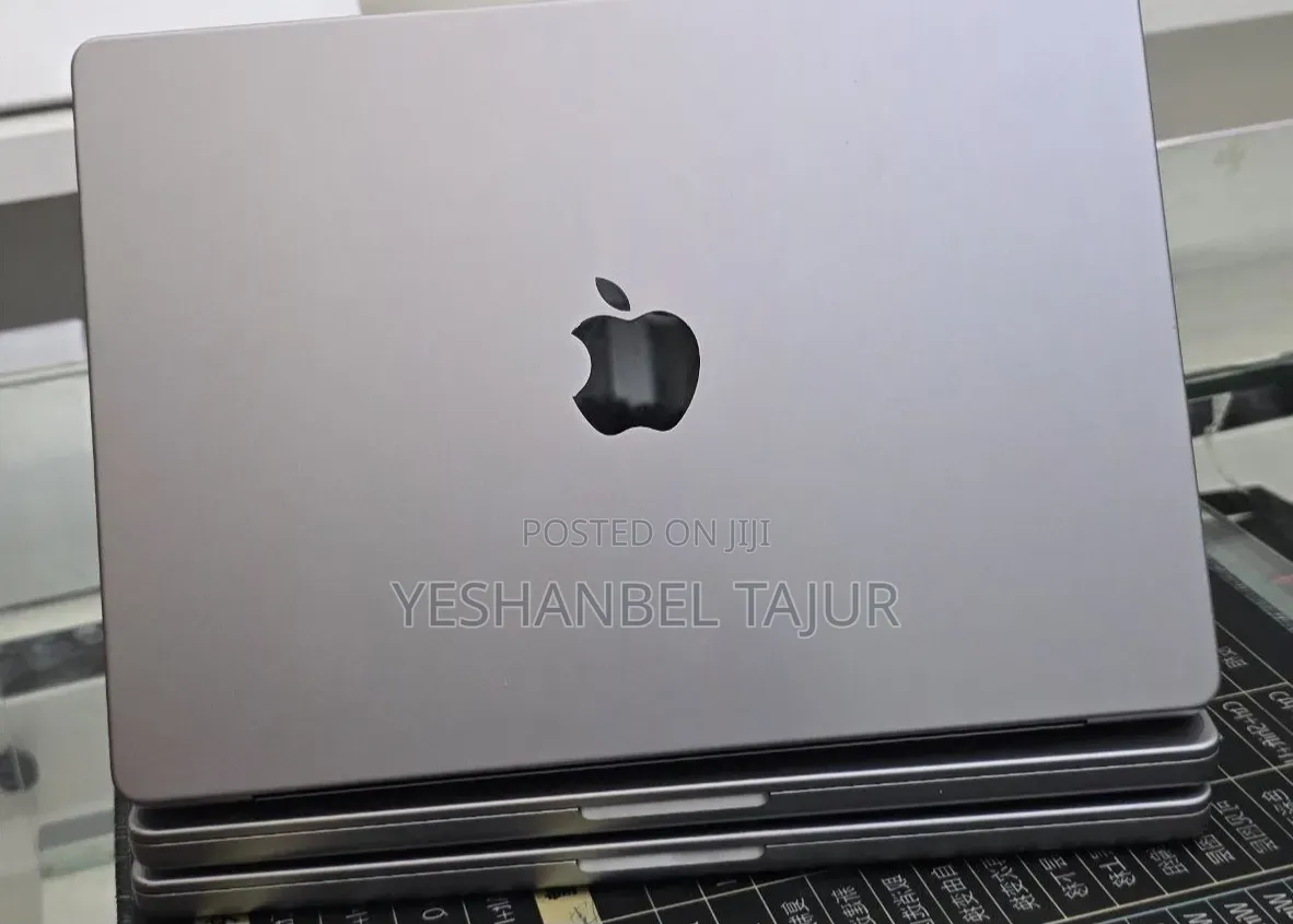 New Laptop Apple MacBook Pro 2020 M1 32GB Apple M1 Pro SSD 512GB