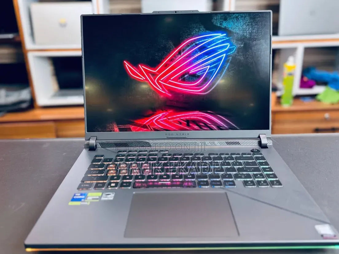 New Laptop Asus ROG Strix G16 16GB Intel Core i9 SSD 1T