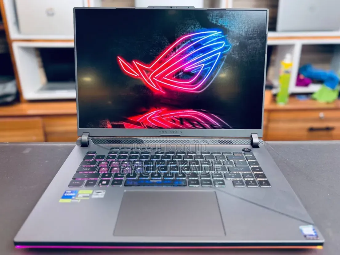 New Laptop Asus ROG Strix G16 16GB Intel Core i9 SSD 1T