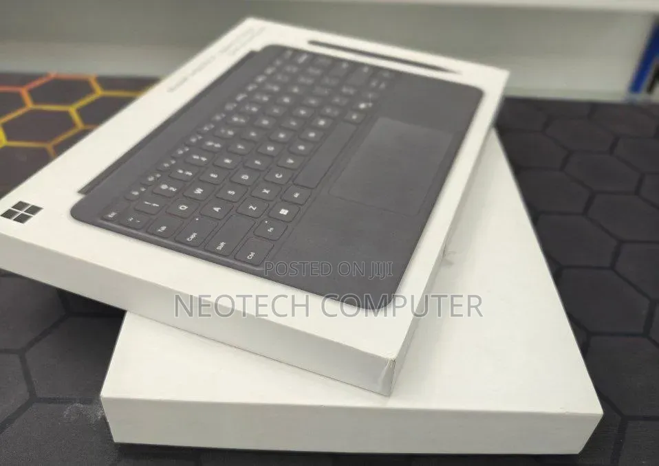 New Microsoft Surface Pro 2 16GB Qualcomm Snapdragon X Plus SSD 512GB