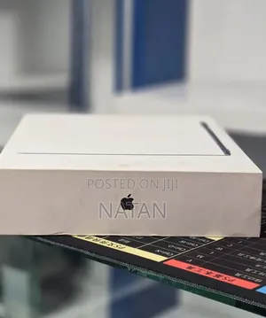 New Laptop Apple MacBook Air 2025 M4 16GB Apple M4 SSD 256GB
