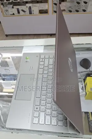 New Laptop HP Pavilion 10 16GB Intel Core i5 SSD 512GB