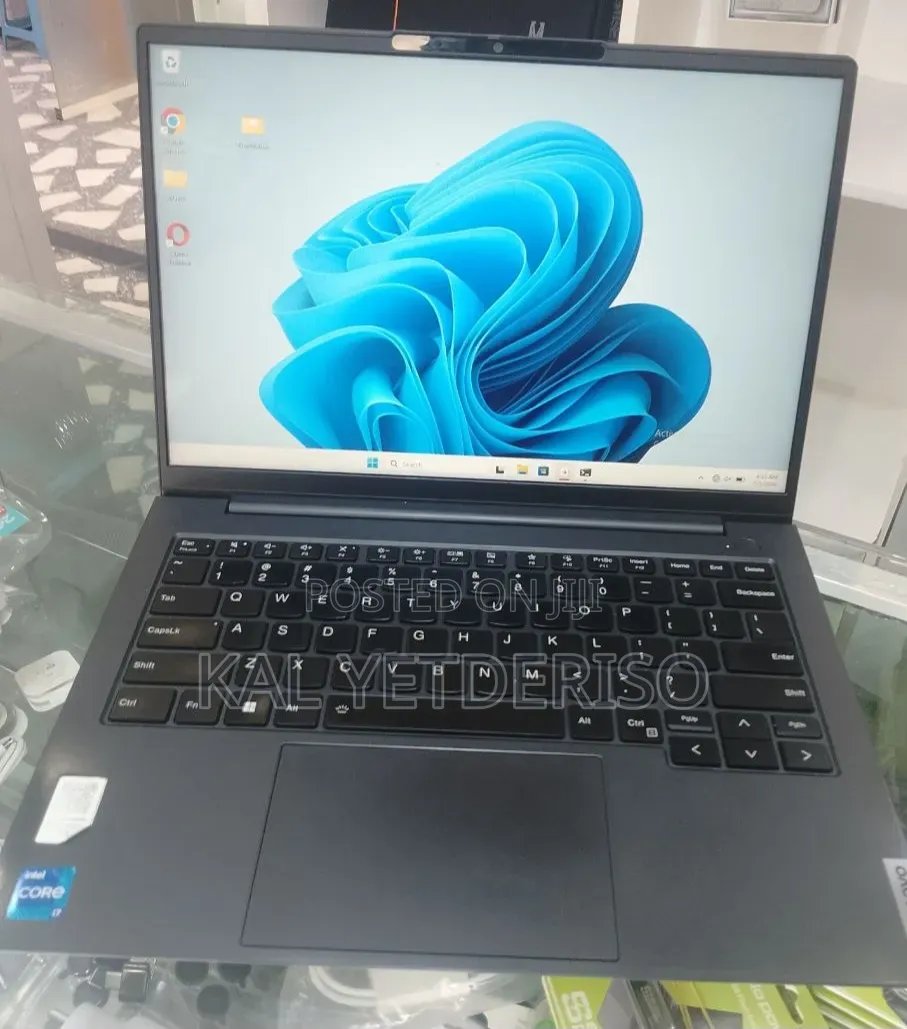 New Laptop Lenovo 16GB Intel Core i7 SSD 512GB