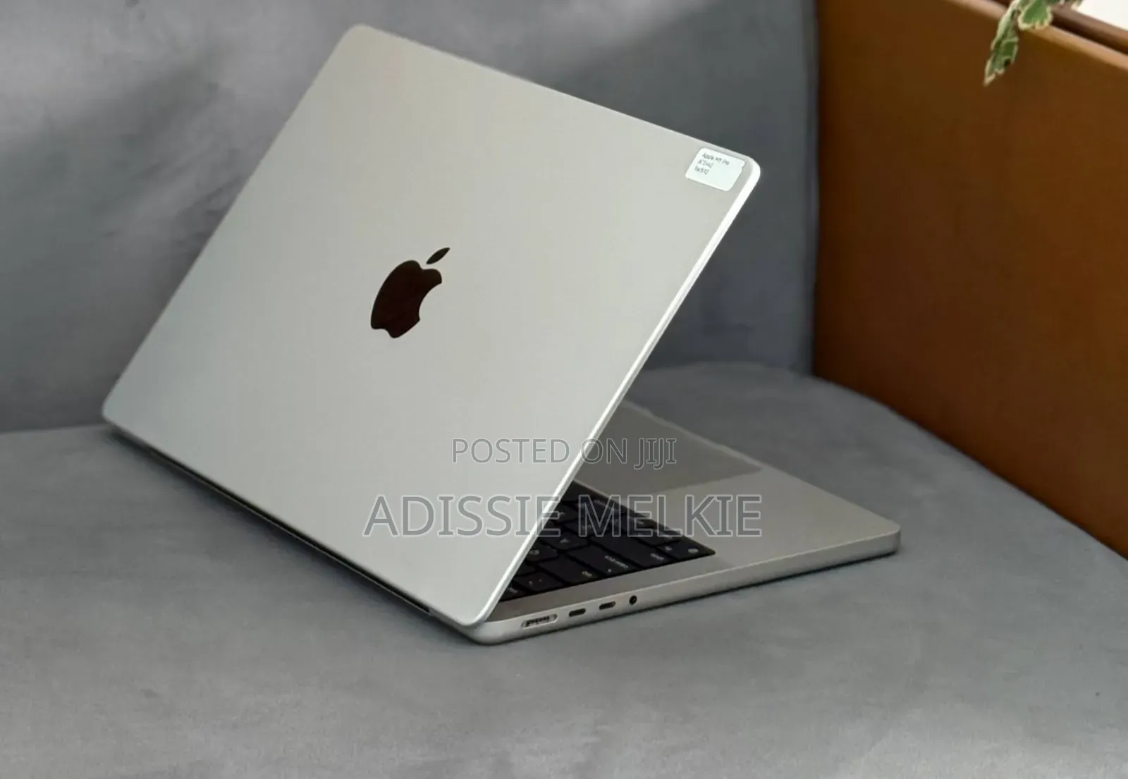 New Laptop Apple MacBook Pro 2021 M1 16GB Apple M1 Pro SSD 512GB