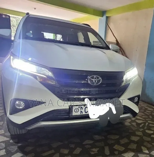 Toyota Rush 2023 White