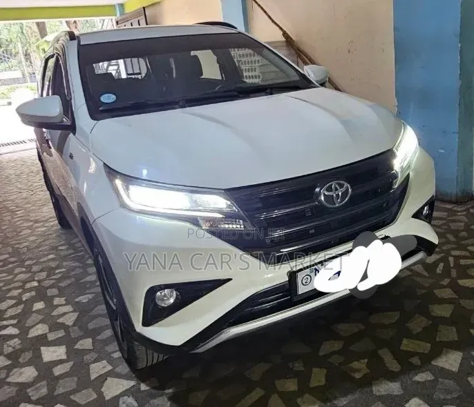 Toyota Rush 2023 White