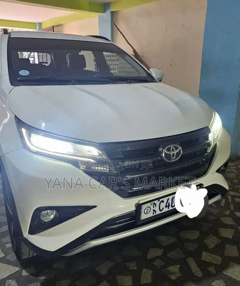 Toyota Rush 2023 White