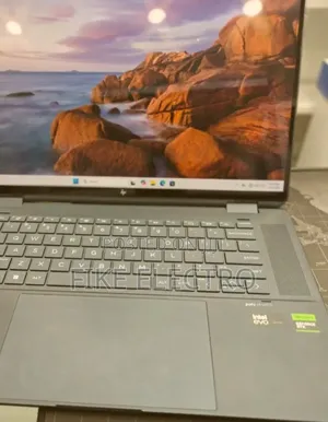 New Laptop HP Spectre 32GB Intel Core Ultra 7 SSD 1T