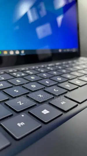New Laptop Microsoft Surface 16GB Intel Core i7 SSD 512GB