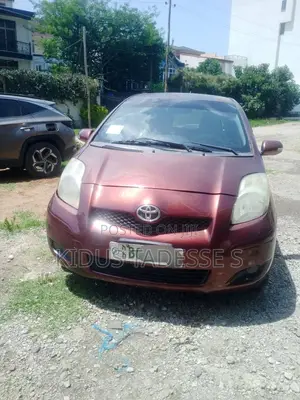 Toyota Yaris 2010 Burgundy