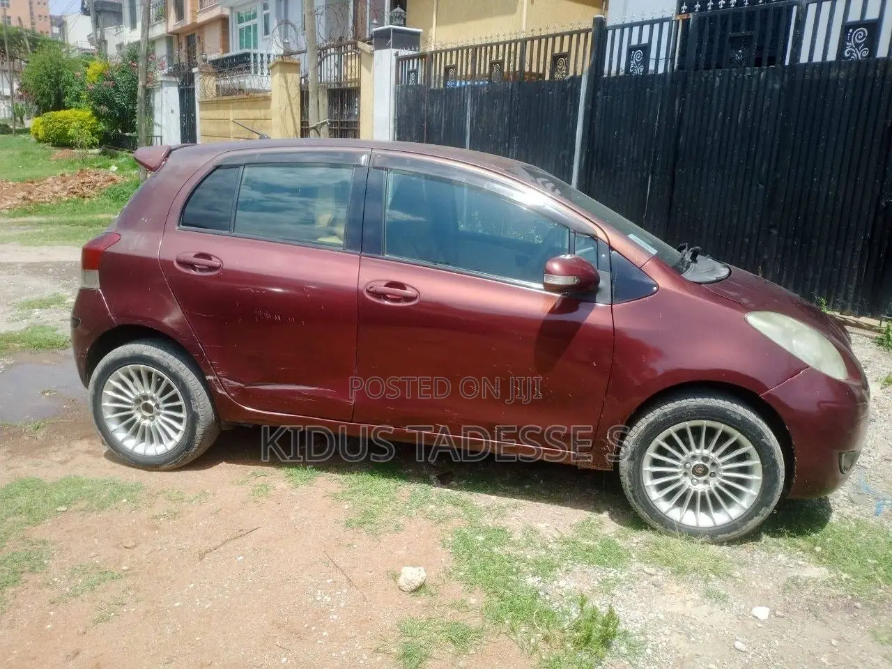 Toyota Yaris 2010 Burgundy