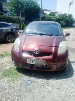 Toyota Yaris 2010 Burgundy