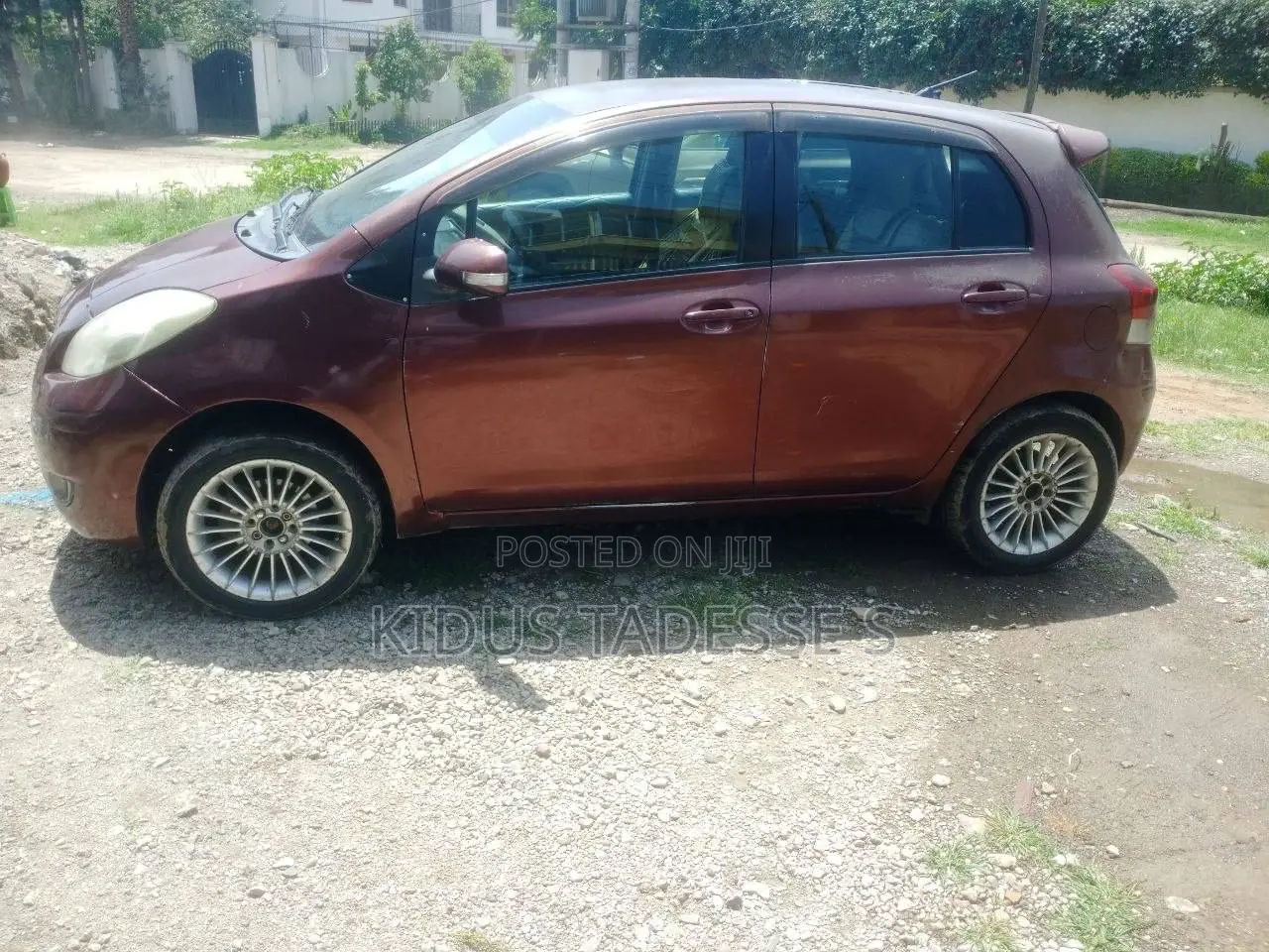 Toyota Yaris 2010 Burgundy