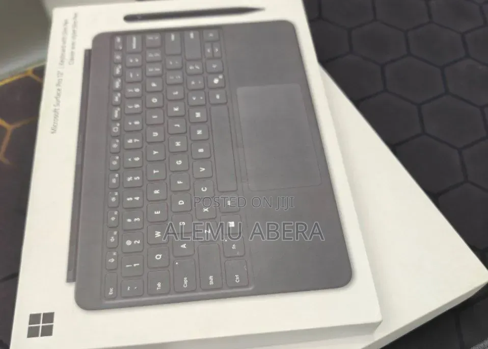 New Microsoft Surface Pro 11th Edition, a Copilot+ PC 16GB SSD 512GB