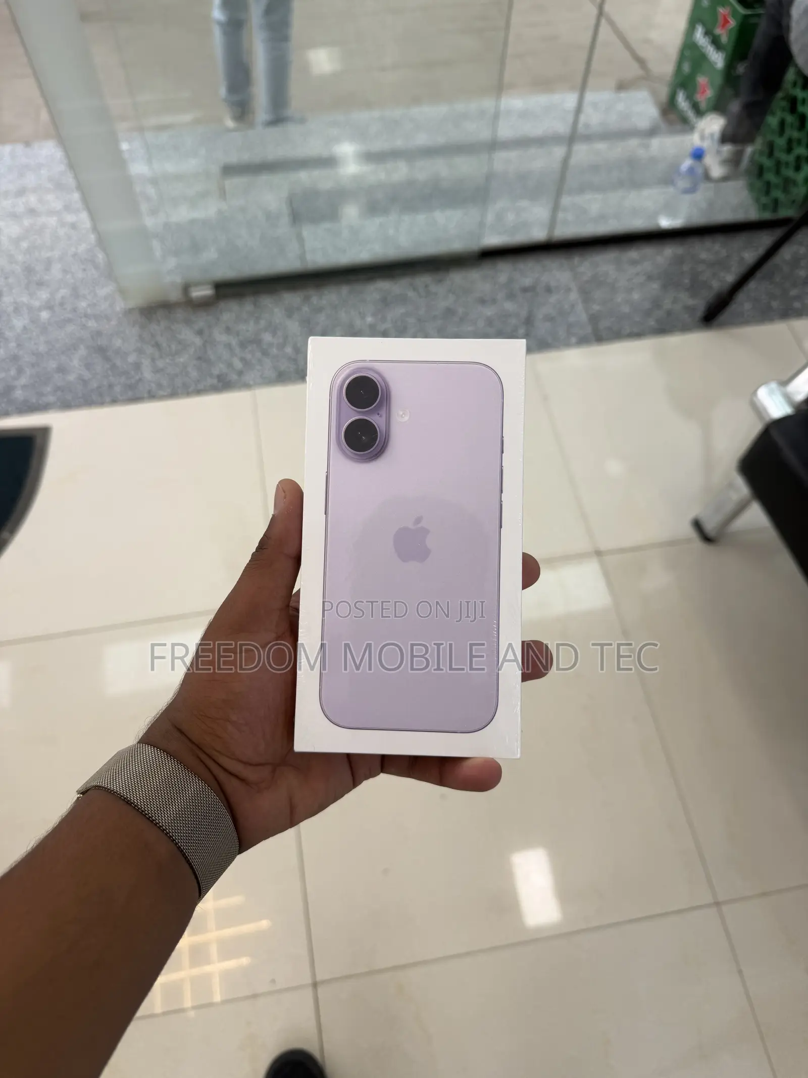 New Apple iPhone 17 256 GB
