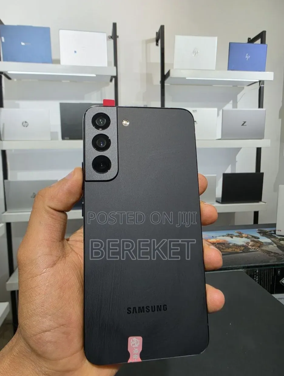New Samsung Galaxy S22 5G 256 GB Black