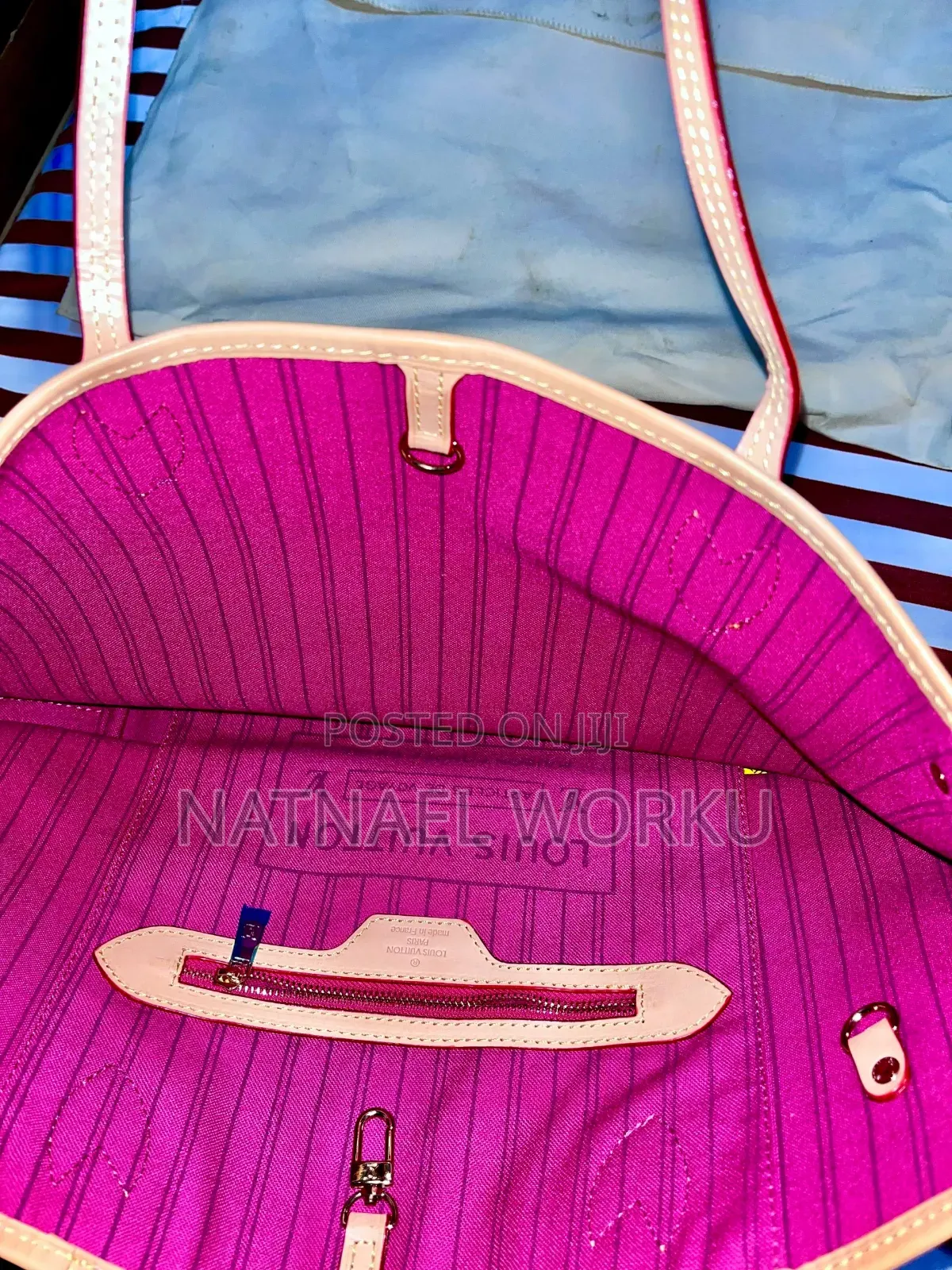 Louis Vuitton Neverfull Tote Bag