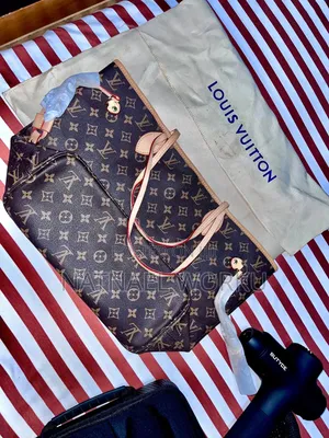 Louis Vuitton Neverfull Tote Bag