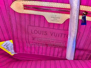 Louis Vuitton Neverfull Tote Bag