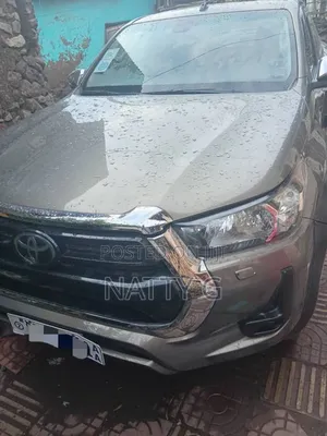 Toyota Hilux 2021 Gold