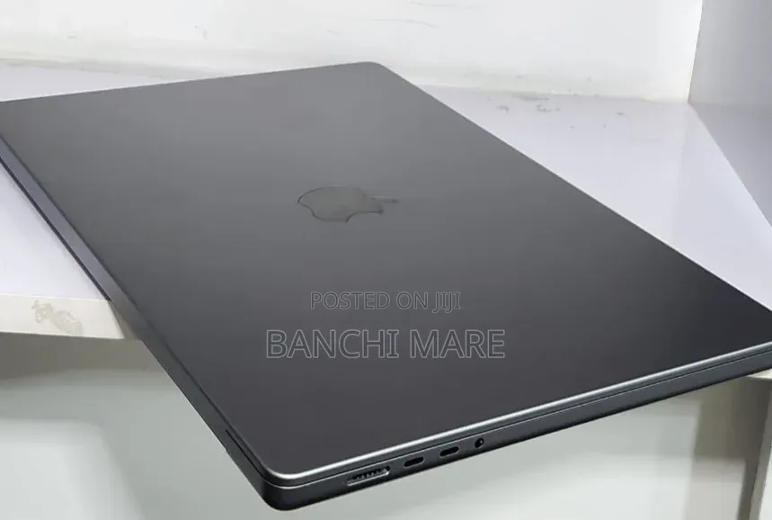 New Laptop Apple MacBook Pro 32GB Apple M1 Pro SSD 512GB