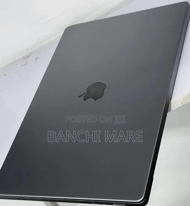 New Laptop Apple MacBook Pro 32GB Apple M1 Pro SSD 512GB
