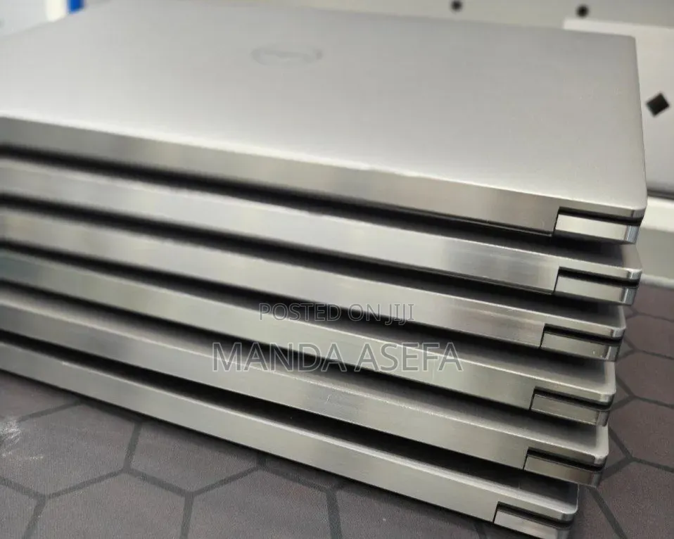 New Laptop Dell 16GB Intel Core i7 SSD 512GB