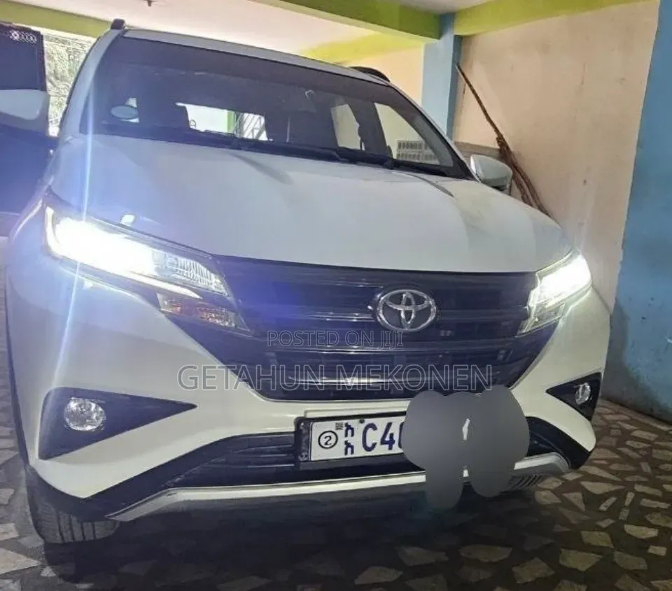 Toyota Rush 2023 White