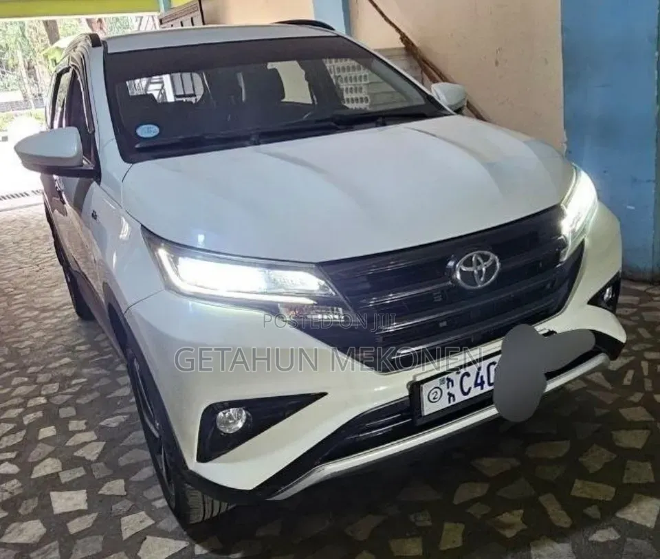 Toyota Rush 2023 White