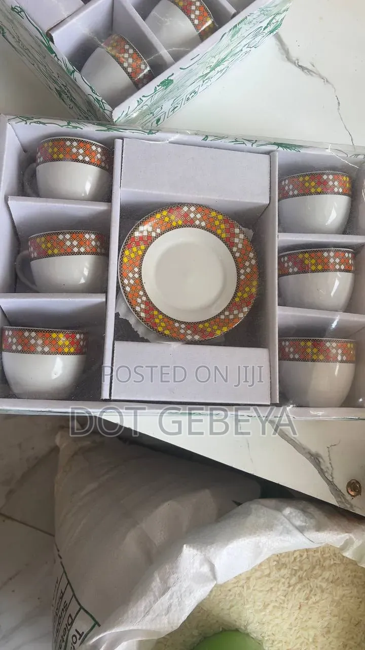 ባህላዊ የኢትዮጵያ የቡና ሲኒ ስብስብ