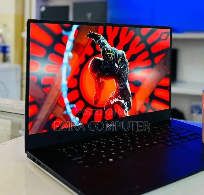 New Laptop Dell 16GB Intel Core i7 SSD 512GB