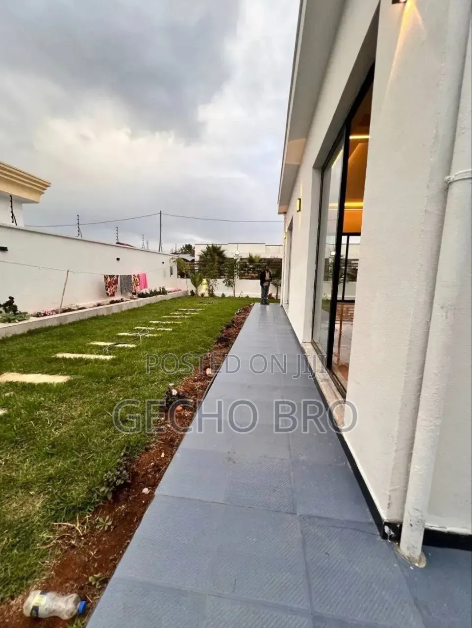 Furnished 4bdrm Villa in Bole for sale