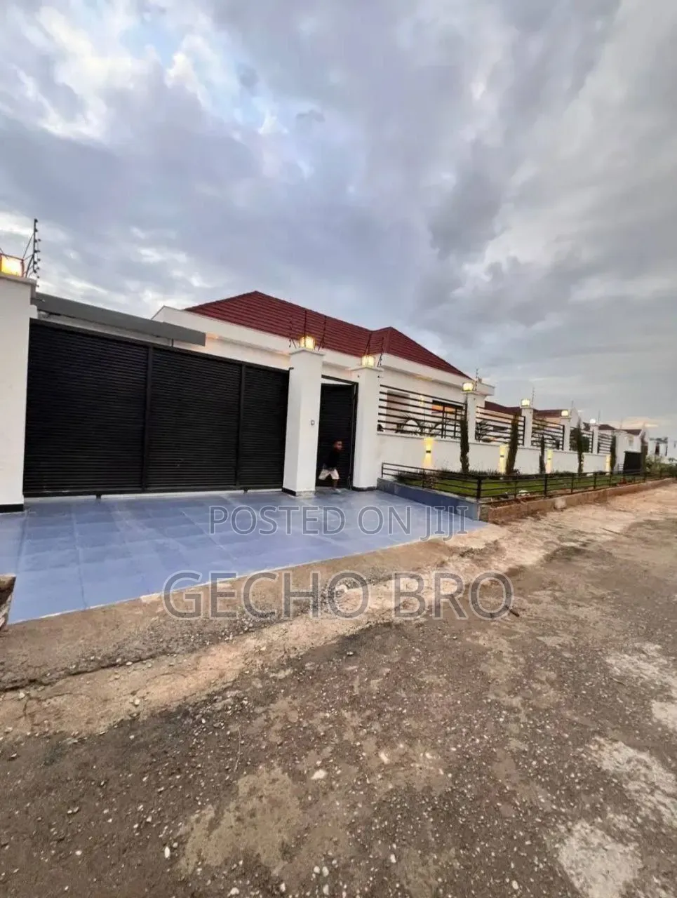 Furnished 4bdrm Villa in Bole for sale