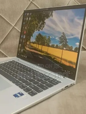 New Laptop HP EliteBook 830 G9 16GB Intel Core i5 SSD 512GB
