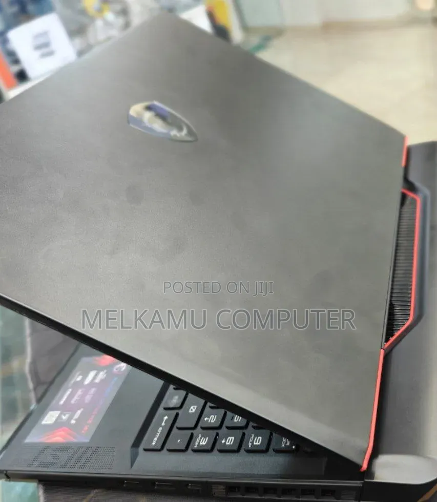 New Laptop MSI GE66 Raider 16GB Intel Core i9 SSD 1T