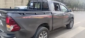 Toyota Hilux 2018 Black