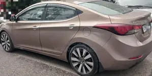 Hyundai Elantra 2015 Gold